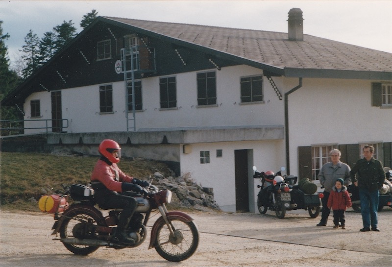 115 Fritz Haasemann auf Triumph SL 250.jpg